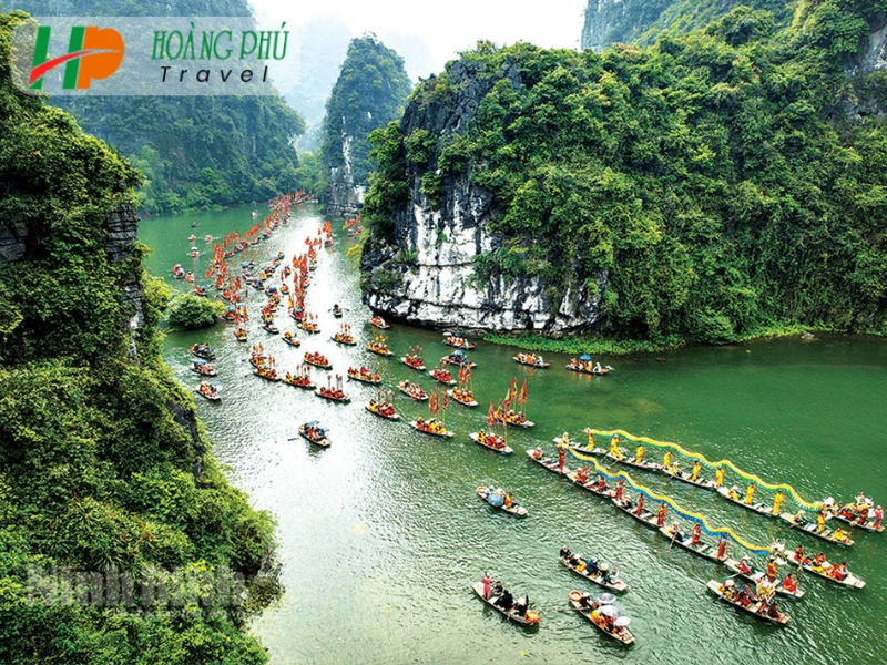 Dịch vụ cho thuê xe đi Ninh Bình tại Hoàng Phú Transport